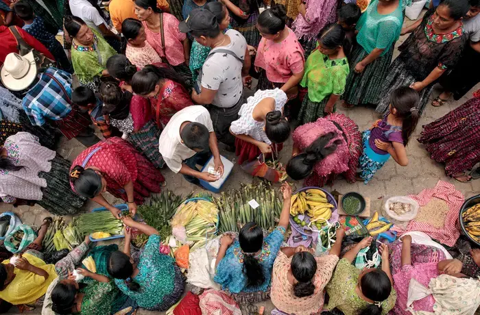 Scenes from the municipal market in Tucuru, Guatemala. Photo: UN Women/Ryan Brown