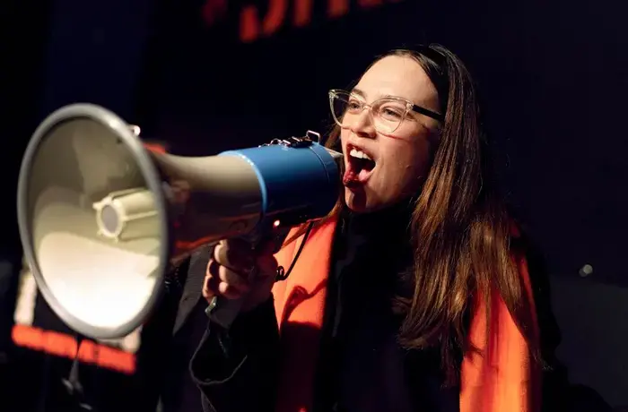 Demet Evgar, UN Women Goodwill Ambassador for Türkiye, speaks at the 16 Days of Activism against Gender-based Violence campaign launch event on 25 November 2022 in Istanbul. Photo: UN Women/İlkin Eskipehlivan.