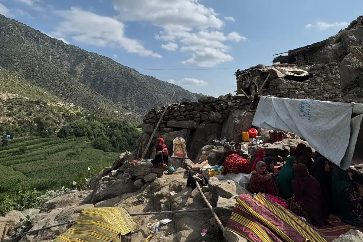 Women and children in a makeshift shelter after the earthquake in Nurgal – one of the worst-affected districts in Kunar province, northeastern Afghanistan. Photo: UN Women