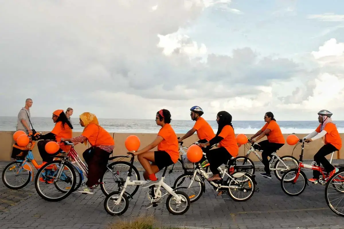Bicycle rally in Maldives to celebrate the 16 Days of Activism to end violence against women and girls. Photo: UN RCO Maldives/Lara L. Hill